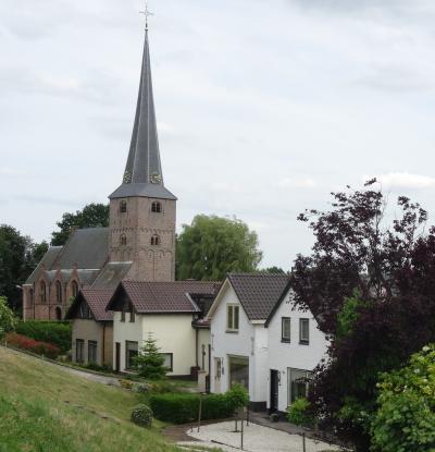 Dorpsgezicht met kerk en huizen 